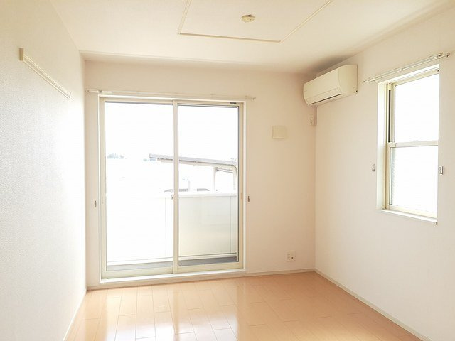 内装は落ち着いています