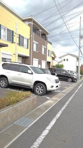 ジュ・セイル　　刈谷市近郊の賃貸ならクラスホーム刈谷店の駐車場|駐車場があるので、車を買う予定の方も安心です