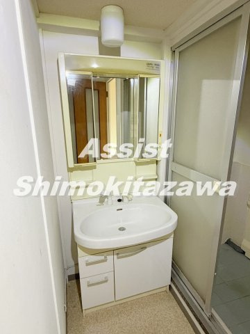 中銀世田谷マンシオン一号館の独立洗面台