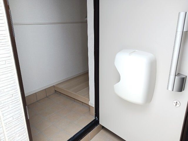 ステーブル上流の玄関