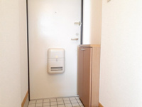毎日通る玄関はこちらです