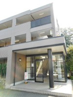 清潔なエントランスです