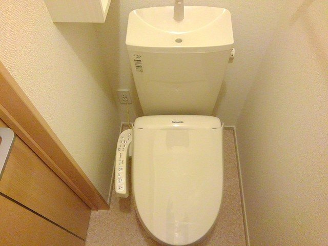 清潔感のあるトイレです