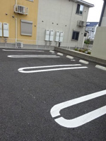 駐車場があるので、車を買う予定の方も安心です