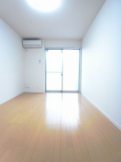 明るい室内です