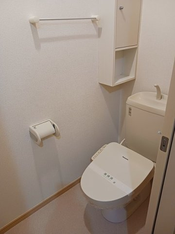ゆったりとした空間のトイレです