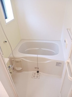 コンパクトで使いやすいお風呂です