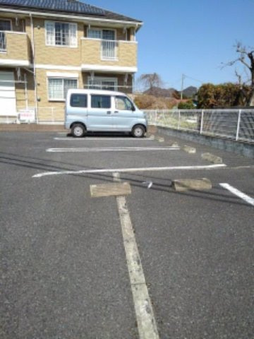 駐車場があるので、車を買う予定の方も安心です