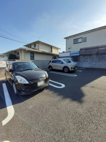 駐車場があるので、車を買う予定の方も安心です