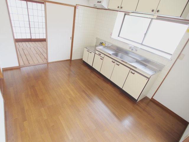 岩樋アパートの居間・リビング