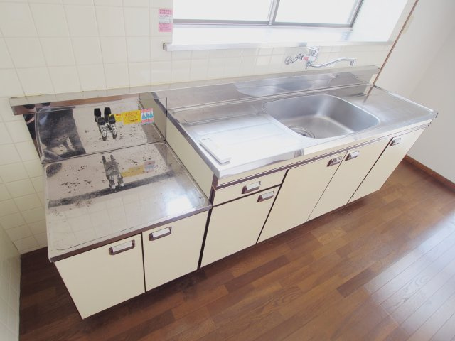 岩樋アパートのキッチン