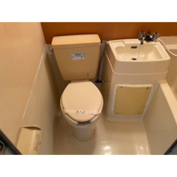 ゆったりとした空間のトイレです