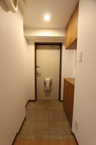 ディアコートの玄関|参考写真です。現況優先。