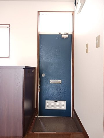 明るい玄関です