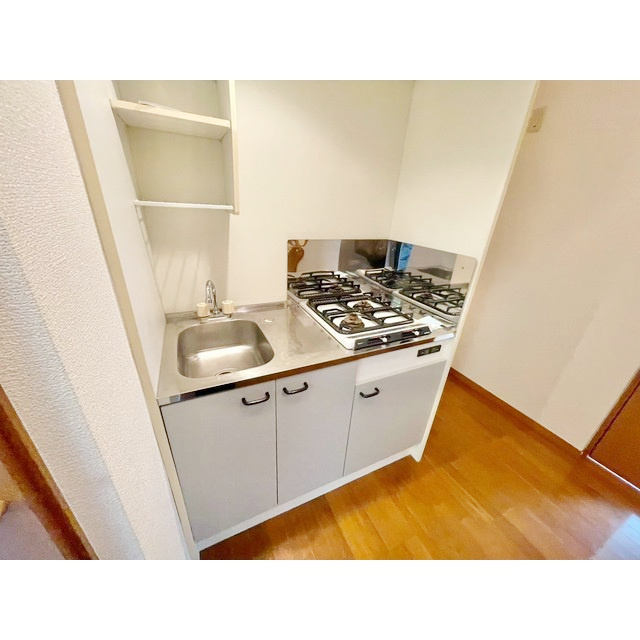 明るい色調の室内です