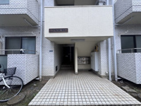 毎日通るエントランスはこのようになっています
