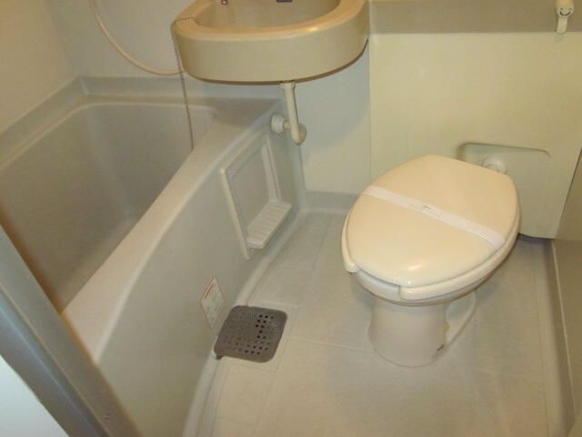 シティマンションオリエント伊勢佐木町のトイレ