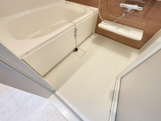 KGソフィアアベノ播磨町の浴室|※写真反転