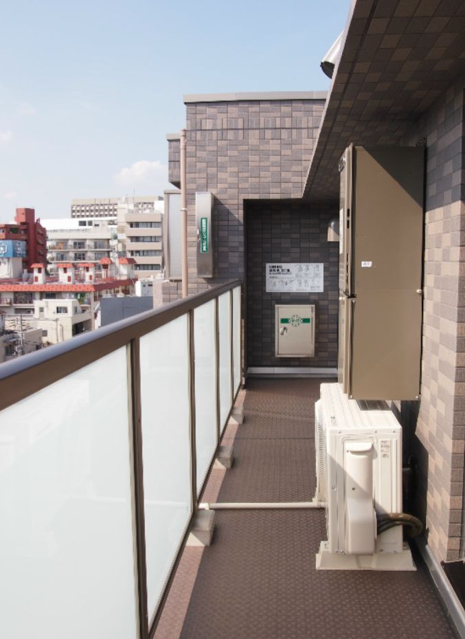 ルーブル高田馬場参番館のバルコニー|バルコニーからの眺めを楽しみながら食事をしませんか