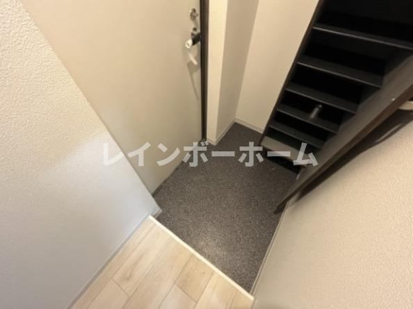 ジーメゾン春日部花積の玄関