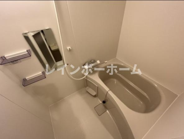 ジーメゾン春日部花積の浴室