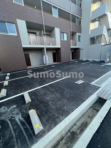 尼崎市武庫之荘１丁目のアパートの駐車場