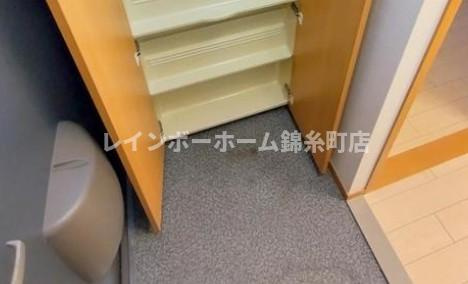 クローバー2番館の玄関