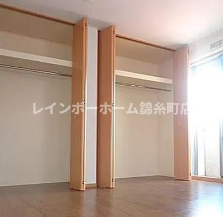 クローバー2番館の収納
