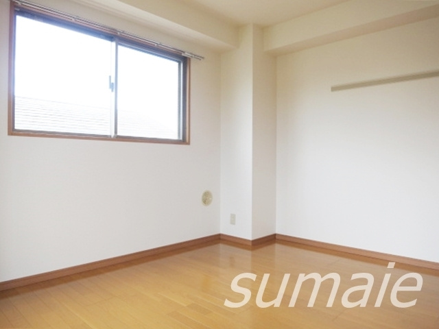 シェーンハイト１の洋室|明るい６．５帖のお部屋です☆