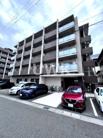 プレコート上鳥羽の外観