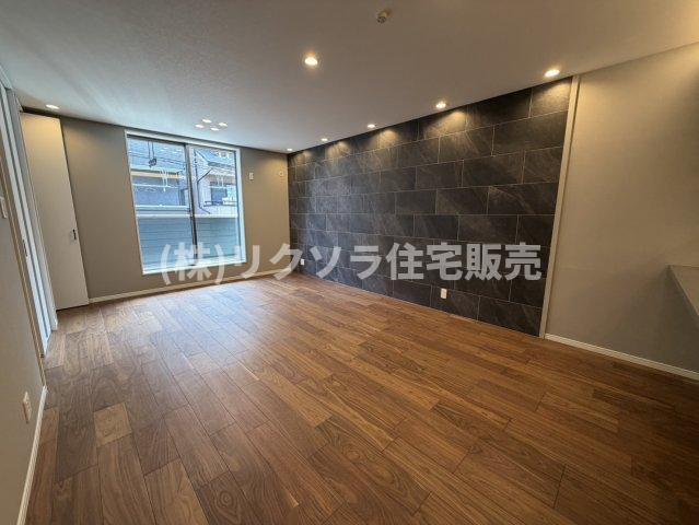 河北中町　中古一戸建ての居間・リビング|LDK17.0帖
■物件内覧・資金計画相談・住宅ローン相談、リフォーム相談、お問合せ受付中■
※当日・翌日のご内覧、ご相談はお電話でのお問合せがスムーズです！