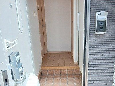 プリムローズやなせの玄関