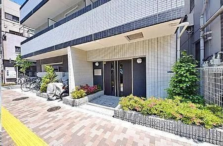 Rising pleace両国二番館のエントランス