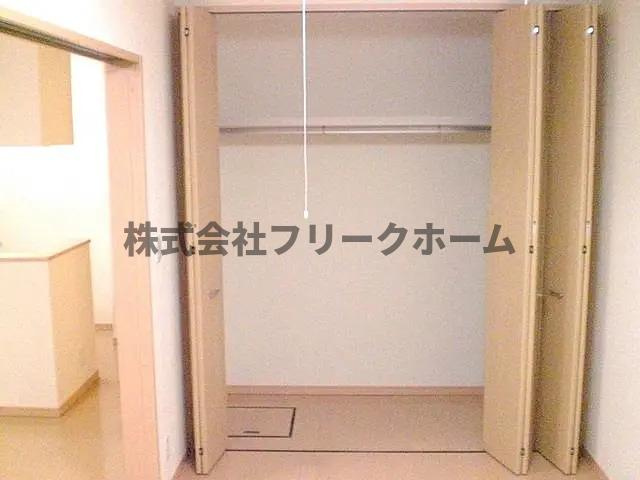 武蔵野市吉祥寺東町１丁目のアパートの収納|別部屋参考写真です。