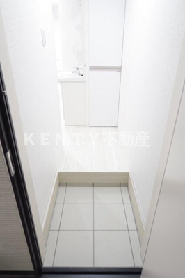 【玄関】 | Ｔ’ｓ　Ｃｕｏｒｅ馬込Ⅰ | 収納もある玄関です