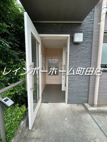 メゾンクレール※初期費用分割あと払いサービス利用可能物件のエントランス|清潔なエントランスです