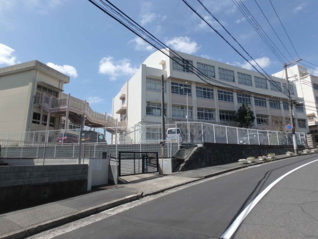 白川台４丁目新築戸建　2号棟の周辺|白川台中学校