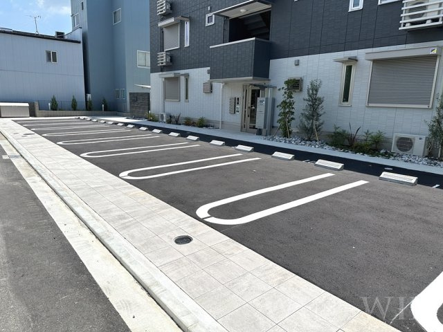 ルミエールの駐車場