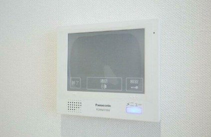 【セキュリティ】 | IPLACE | モニター付きインターホンで防犯面も安心です！