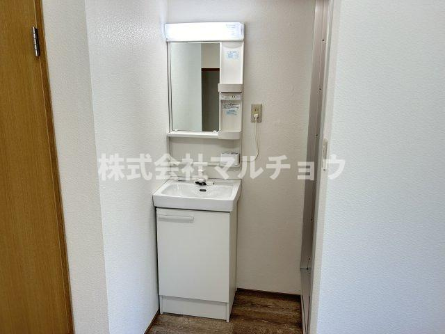 メゾン文里A棟の洗面所|忙しい朝には欠かせない洗面所です