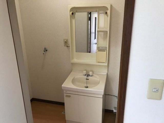 コーポ金子A棟の洗面所