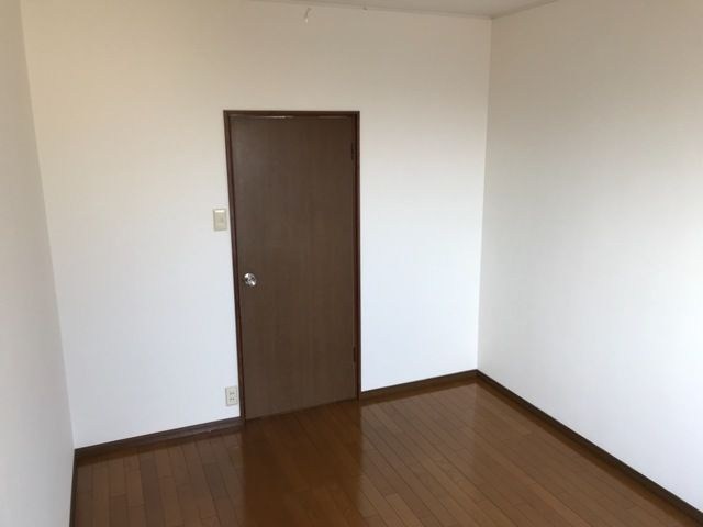 コーポ金子A棟の洋室
