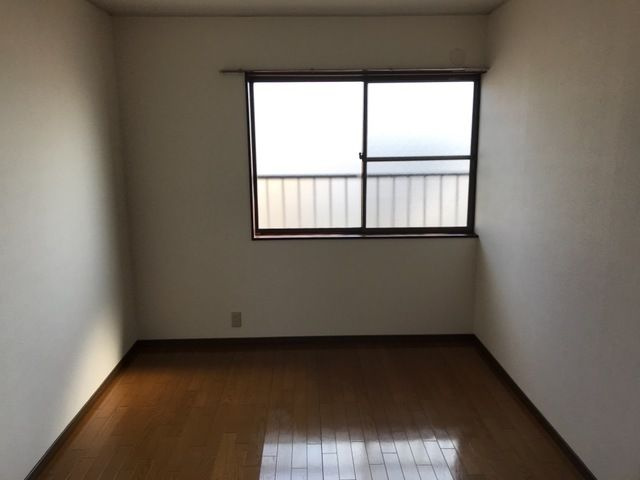 コーポ金子A棟の洋室