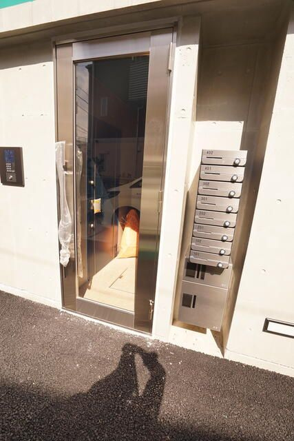 荒川区西尾久３丁目の賃貸マンションのエントランス