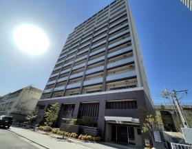 ヌーヴェルワイズ灘駅前