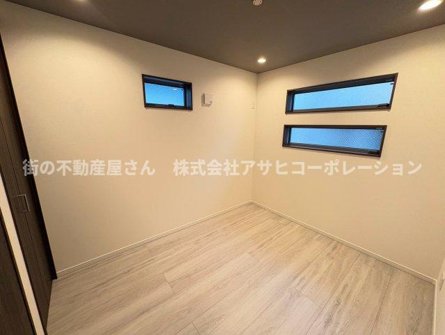 須磨区青葉町１丁目　新築戸建ての洋室|個人の部屋や寝室として使える洋室です