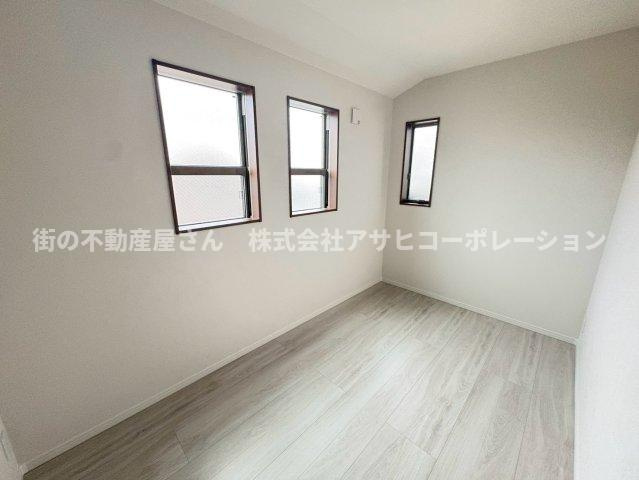 須磨区青葉町１丁目　新築戸建ての洋室|使い勝手のいい洋室です
