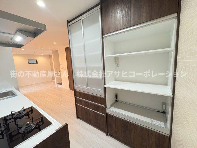 須磨区青葉町１丁目　新築戸建てのキッチン|カップボード付きで食器棚が必要ありません！