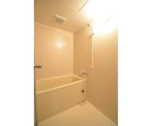 リーフロックの浴室