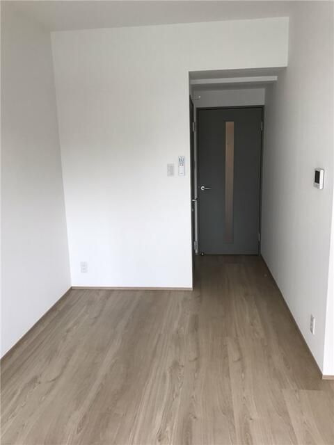 Ｂ　ＣＩＴＹ　ＡＰＡＲＴＭＥＮＴ　ＳＨＩＮＪＵＫＵ　ＮＷの居間・リビング